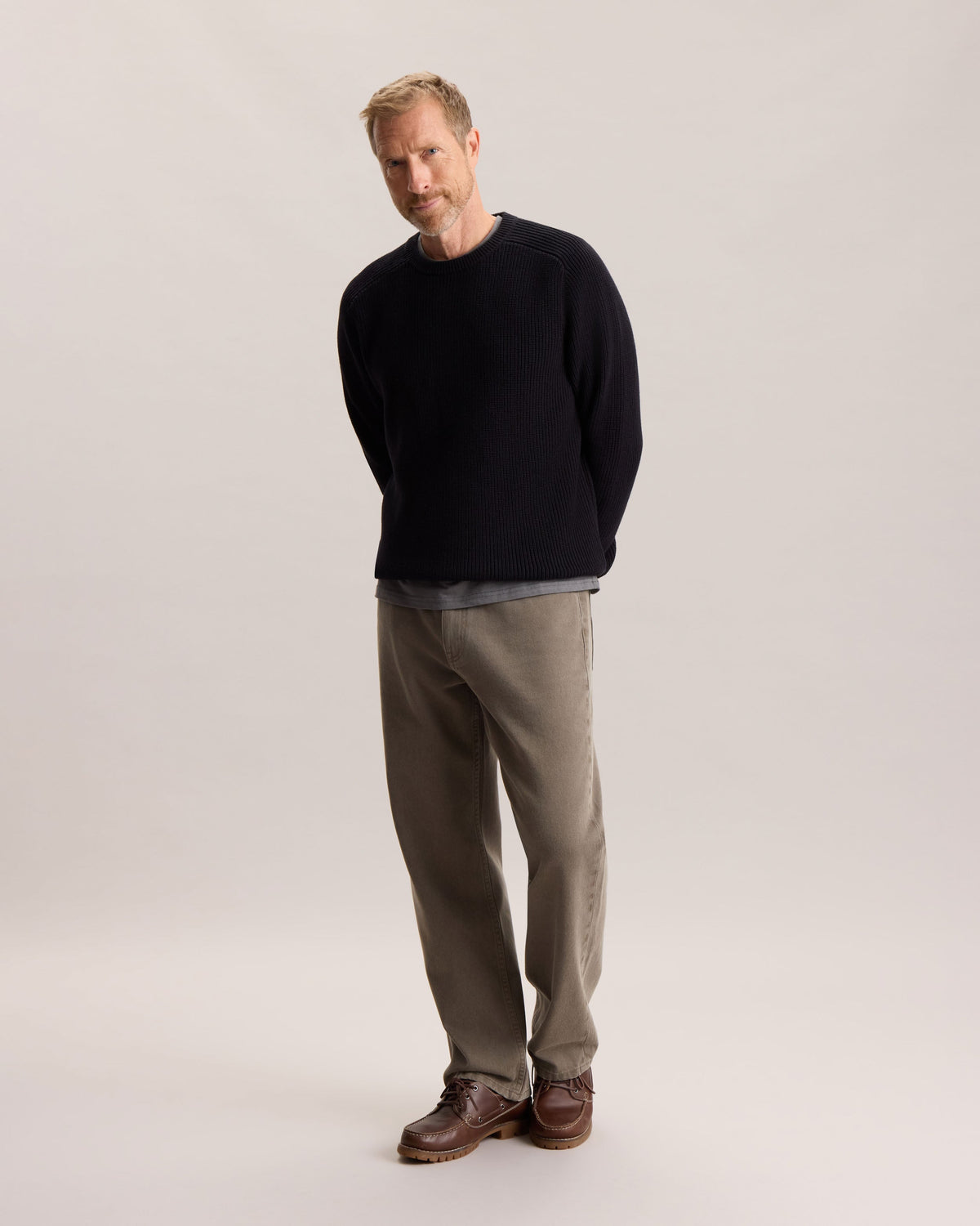 ESSENTIAL CREWNECK SWEATER