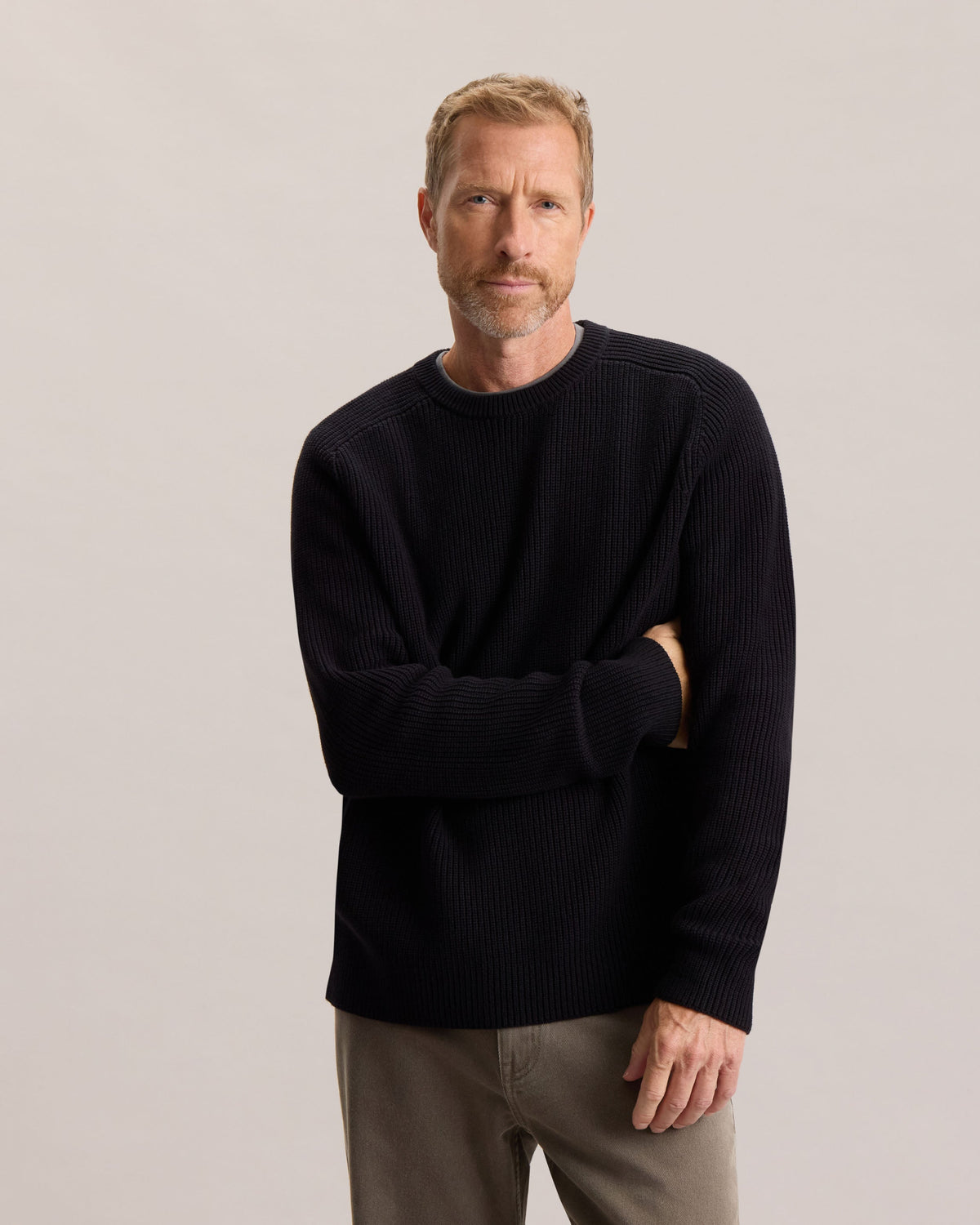 ESSENTIAL CREWNECK SWEATER