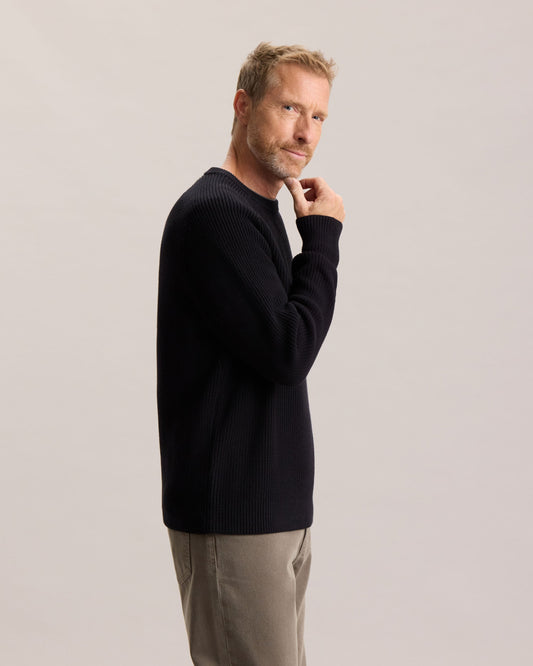 ESSENTIAL CREWNECK SWEATER