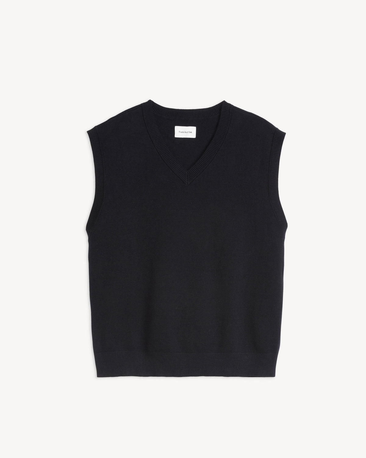 ESSENTIAL V-NECK VEST